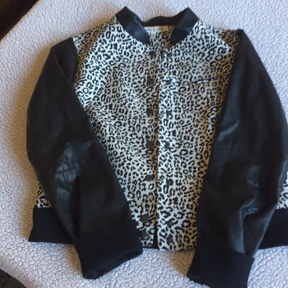 “Leather”lepoard print jacket